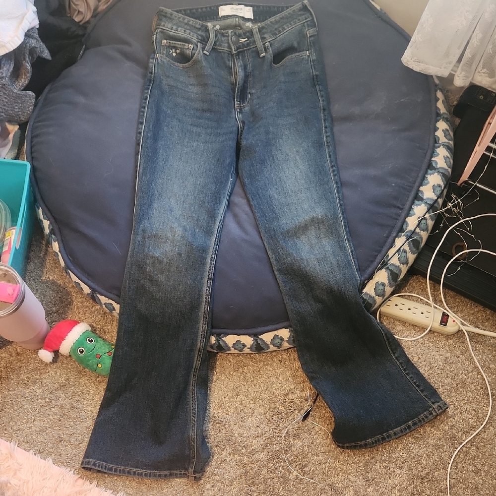 Like-New HOLLISTER Floral Embroidered  Dark Wash Flare Jean